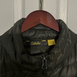 NWOT Men’s Cabela’s lightweight down jacket size Large